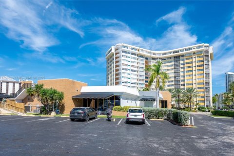 Copropriété à vendre à Hallandale Beach, Floride: 1 chambre, 77.48 m2 № 1979702 - photo 4