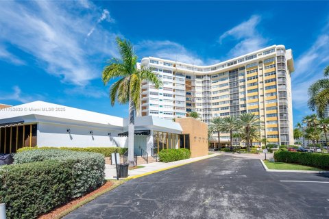 Copropriété à vendre à Hallandale Beach, Floride: 1 chambre, 77.48 m2 № 1979702 - photo 5