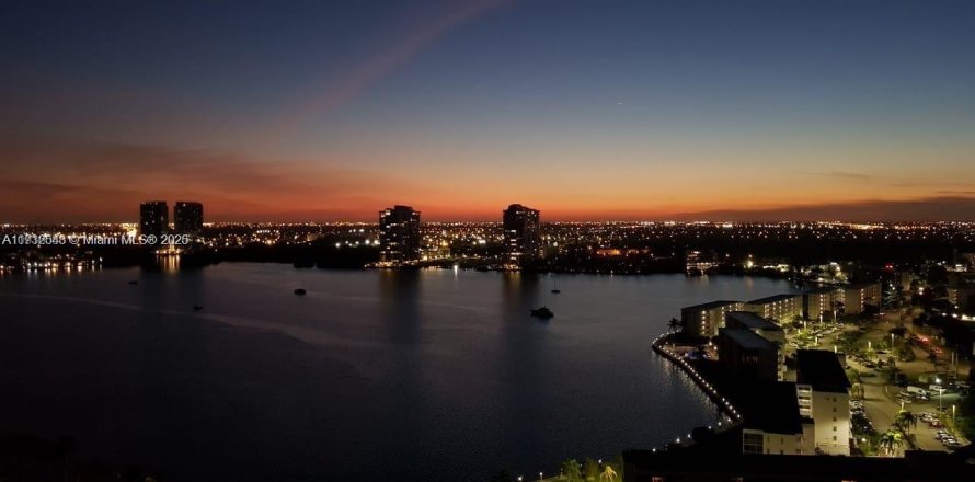 Condo in Aventura, Florida, 3 bedrooms № 1482901