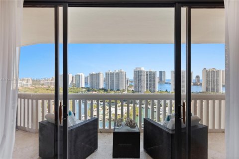 Condo in Aventura, Florida, 3 bedrooms  № 1482901 - photo 13