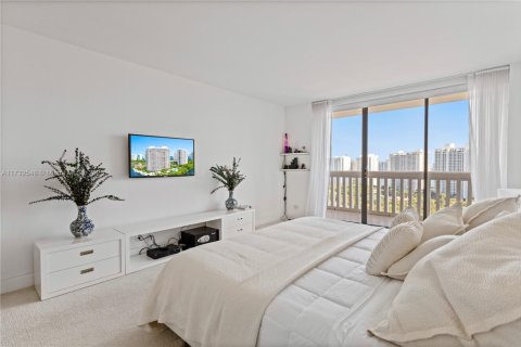 Condo in Aventura, Florida, 3 bedrooms  № 1482901 - photo 26