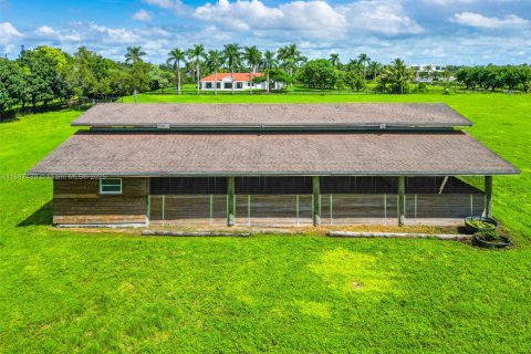 House in Miami, Florida 4 bedrooms, 228.82 sq.m. № 1938817 - photo 3