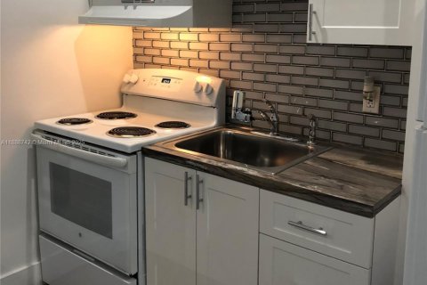 Снять в аренду квартиру в Пемброк-Пайнс, Флорида 1 спальня, 102.19м2, № 2013149 - фото 8