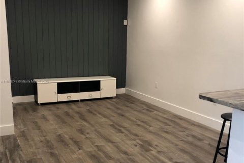 Снять в аренду квартиру в Пемброк-Пайнс, Флорида 1 спальня, 102.19м2, № 2013149 - фото 5