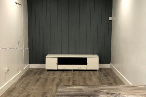 Снять в аренду квартиру в Пемброк-Пайнс, Флорида 1 спальня, 102.19м2, № 2013149 - фото 6