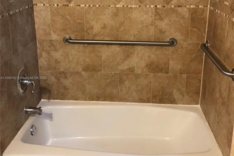 Снять в аренду квартиру в Пемброк-Пайнс, Флорида 1 спальня, 102.19м2, № 2013149 - фото 14