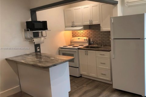 Снять в аренду квартиру в Пемброк-Пайнс, Флорида 1 спальня, 102.19м2, № 2013149 - фото 7