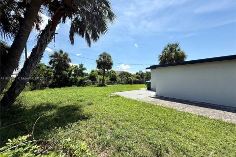 House in Port Charlotte, Florida 2 bedrooms, 64.57 sq.m. № 1827478 - photo 28