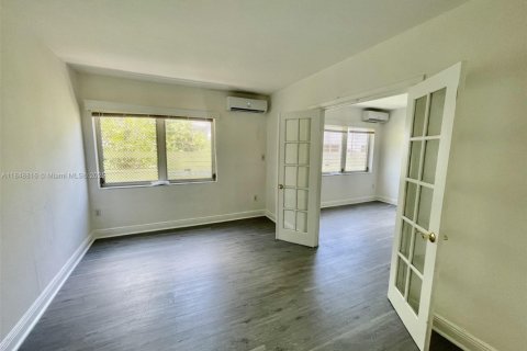 Apartamento en alquiler en Coral Gables, Florida, 1 dormitorio, 65.03 m2 № 1850631 - foto 9