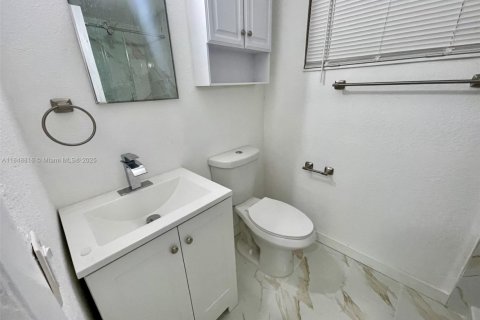 Apartamento en alquiler en Coral Gables, Florida, 1 dormitorio, 65.03 m2 № 1850631 - foto 12