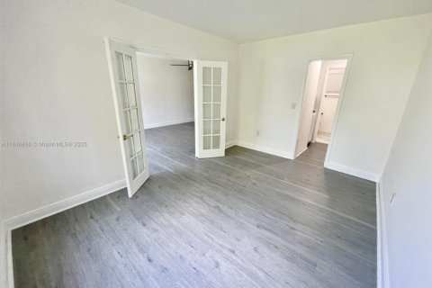 Apartamento en alquiler en Coral Gables, Florida, 1 dormitorio, 65.03 m2 № 1850631 - foto 8