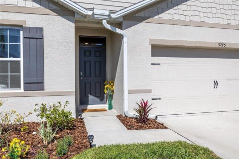 House in New Smyrna Beach, Florida 4 bedrooms, 172.33 sq.m. № 1734333 - photo 2