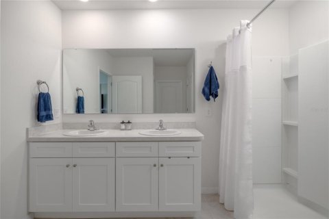 House in New Smyrna Beach, Florida 4 bedrooms, 172.33 sq.m. № 1734333 - photo 17