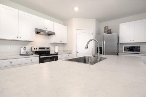 House in New Smyrna Beach, Florida 4 bedrooms, 172.33 sq.m. № 1734333 - photo 8