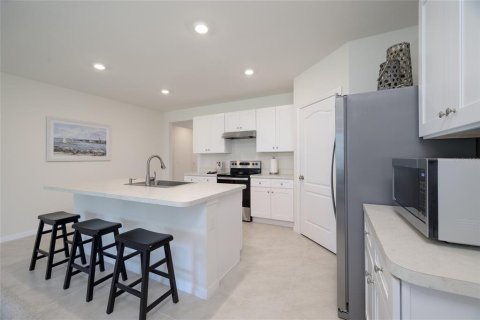 House in New Smyrna Beach, Florida 4 bedrooms, 172.33 sq.m. № 1734333 - photo 10