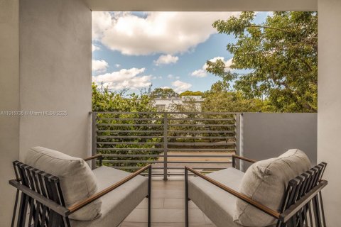 Touwnhouse à vendre à Miami, Floride: 3 chambres, 184.04 m2 № 1970757 - photo 9