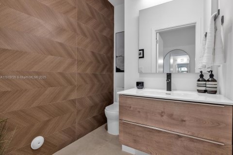 Touwnhouse à vendre à Miami, Floride: 3 chambres, 184.04 m2 № 1970757 - photo 20