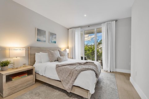 Touwnhouse à vendre à Miami, Floride: 3 chambres, 184.04 m2 № 1970757 - photo 12