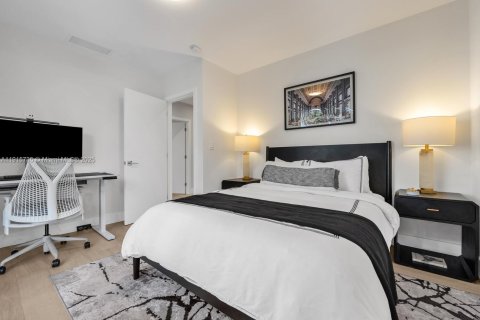 Touwnhouse à vendre à Miami, Floride: 3 chambres, 184.04 m2 № 1970757 - photo 7