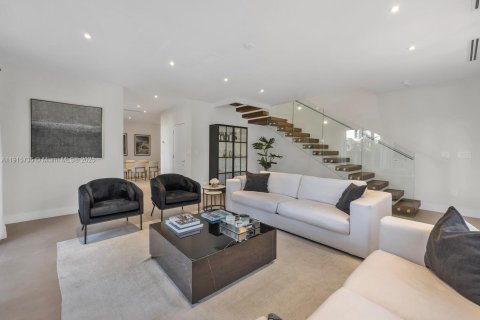 Touwnhouse à vendre à Miami, Floride: 3 chambres, 184.04 m2 № 1970757 - photo 3