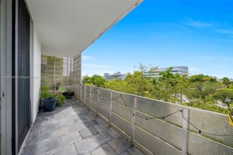 Copropriété à louer à Miami Beach, Floride: 2 chambres, 92.44 m2 № 1948276 - photo 16