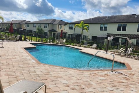 Touwnhouse à louer à Bradenton, Floride: 3 chambres, 177.26 m2 № 2097336 - photo 2