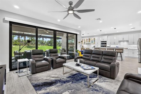 Villa ou maison à vendre à Saint Lucie, Floride: 3 chambres, 191.75 m2 № 2286983 - photo 12