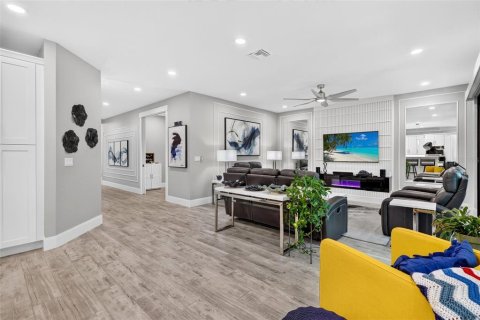 Villa ou maison à vendre à Saint Lucie, Floride: 3 chambres, 191.75 m2 № 2286983 - photo 16