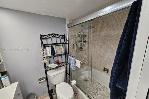 Copropriété à vendre à Pompano Beach, Floride: 2 chambres, 102.19 m2 № 1834102 - photo 8