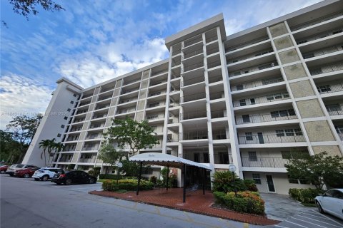 Copropriété à vendre à Pompano Beach, Floride: 2 chambres, 102.19 m2 № 1834102 - photo 1