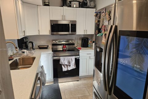 Copropriété à vendre à Pompano Beach, Floride: 2 chambres, 102.19 m2 № 1834102 - photo 4