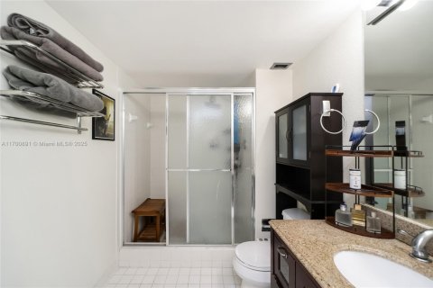 Condo in Hallandale Beach, Florida, 2 bedrooms  № 1454196 - photo 23