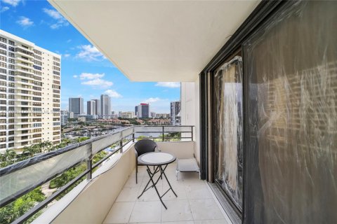 Condo in Hallandale Beach, Florida, 2 bedrooms  № 1454196 - photo 26
