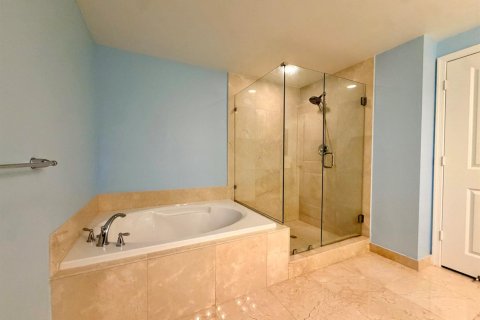 Condo in Boynton Beach, Florida, 2 bedrooms № 2392886 - photo 11