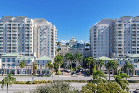 Condo in Boynton Beach, Florida, 2 bedrooms № 2392886 - photo 17