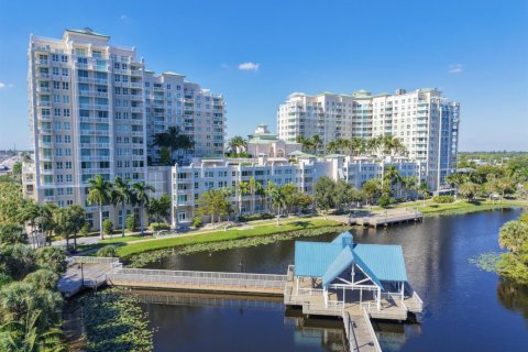Condo in Boynton Beach, Florida, 2 bedrooms № 2392886 - photo 16