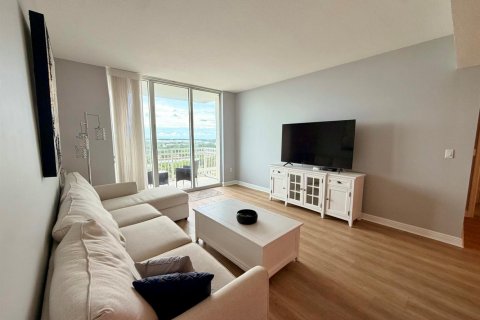 Condo in Boynton Beach, Florida, 2 bedrooms № 2392886 - photo 4