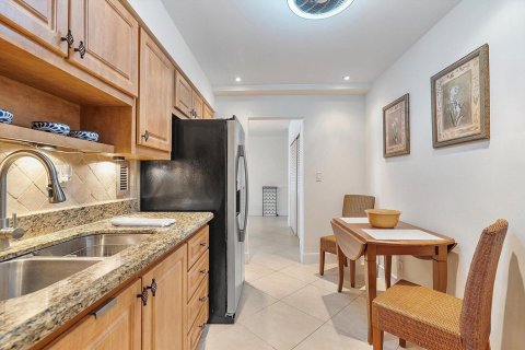 Купить кондоминиум в Форт-Лодердейл, Флорида 3 комнаты, 78.97м2, № 2086879 - фото 5