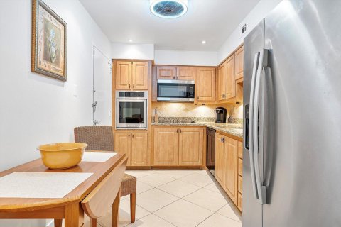 Купить кондоминиум в Форт-Лодердейл, Флорида 3 комнаты, 78.97м2, № 2086879 - фото 3