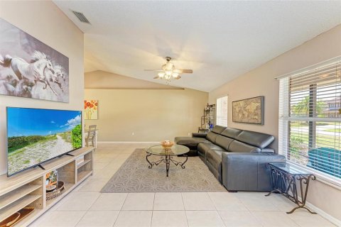 House in Bradenton, Florida 3 bedrooms, 169.18 sq.m. № 1593157 - photo 10