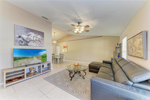 House in Bradenton, Florida 3 bedrooms, 169.18 sq.m. № 1593157 - photo 8