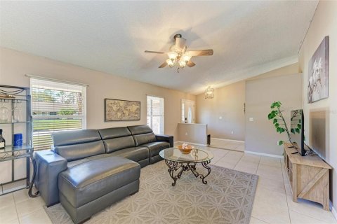 House in Bradenton, Florida 3 bedrooms, 169.18 sq.m. № 1593157 - photo 9