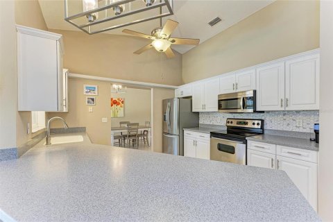 House in Bradenton, Florida 3 bedrooms, 169.18 sq.m. № 1593157 - photo 17