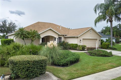 House in Lakewood Ranch, Florida 3 bedrooms, 171.96 sq.m. № 1912630 - photo 1