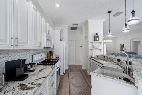 House in Lakewood Ranch, Florida 3 bedrooms, 171.96 sq.m. № 1912630 - photo 5