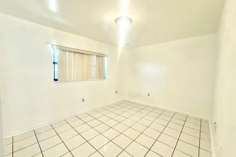 Condo in Cutler Bay, Florida, 2 bedrooms  № 2245090 - photo 10