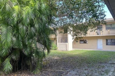 Condo in Cutler Bay, Florida, 2 bedrooms  № 2245090 - photo 13