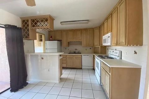 Condo in Cutler Bay, Florida, 2 bedrooms  № 2245090 - photo 4