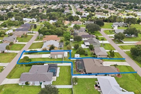 Casa en venta en Port Charlotte, Florida, 4 dormitorios, 185.15 m2 № 2384474 - foto 3