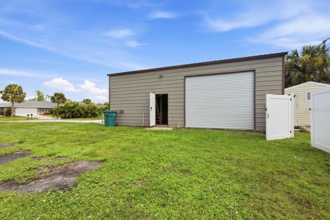 Casa en venta en Port Charlotte, Florida, 4 dormitorios, 185.15 m2 № 2384474 - foto 9